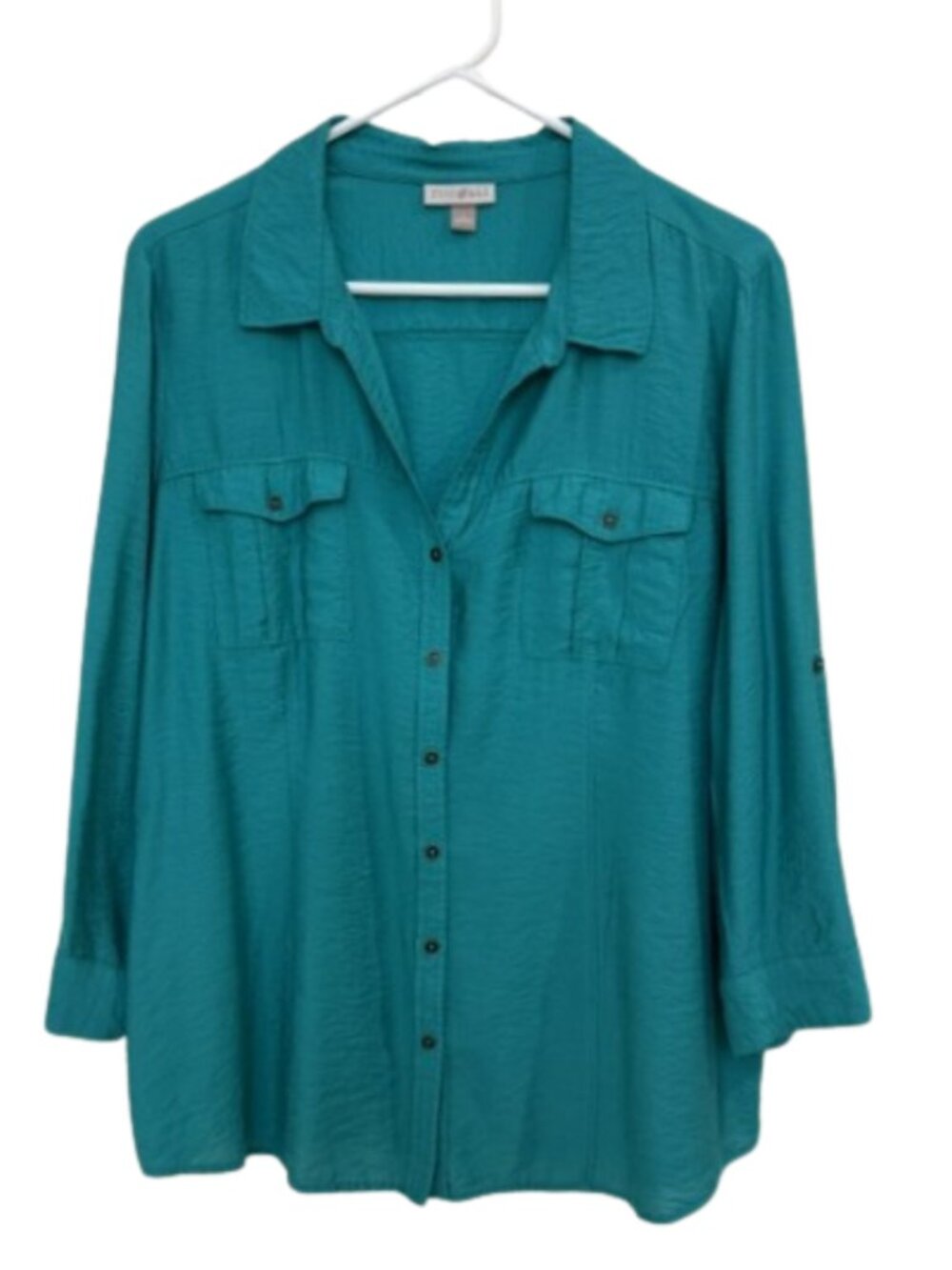 Roz & Ali jade green long sleeve button down blouse.